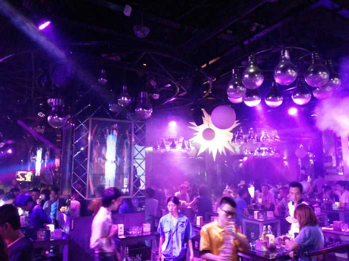 云南楚雄V2酒吧