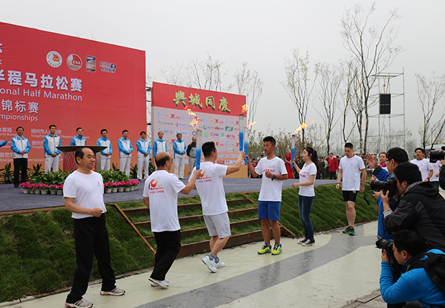 2015年扬州鉴真国际半程马拉松赛